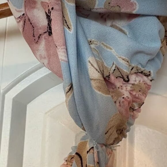 Oddy Blue Floral Off Shoulder Top Size Medium - Picture 5 of 7